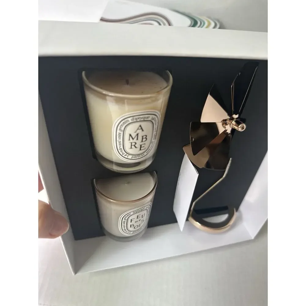 DIPTYQUE Set of Two 2.4 oz. Scented Candles with Carousel - Feu de Bois& Amber